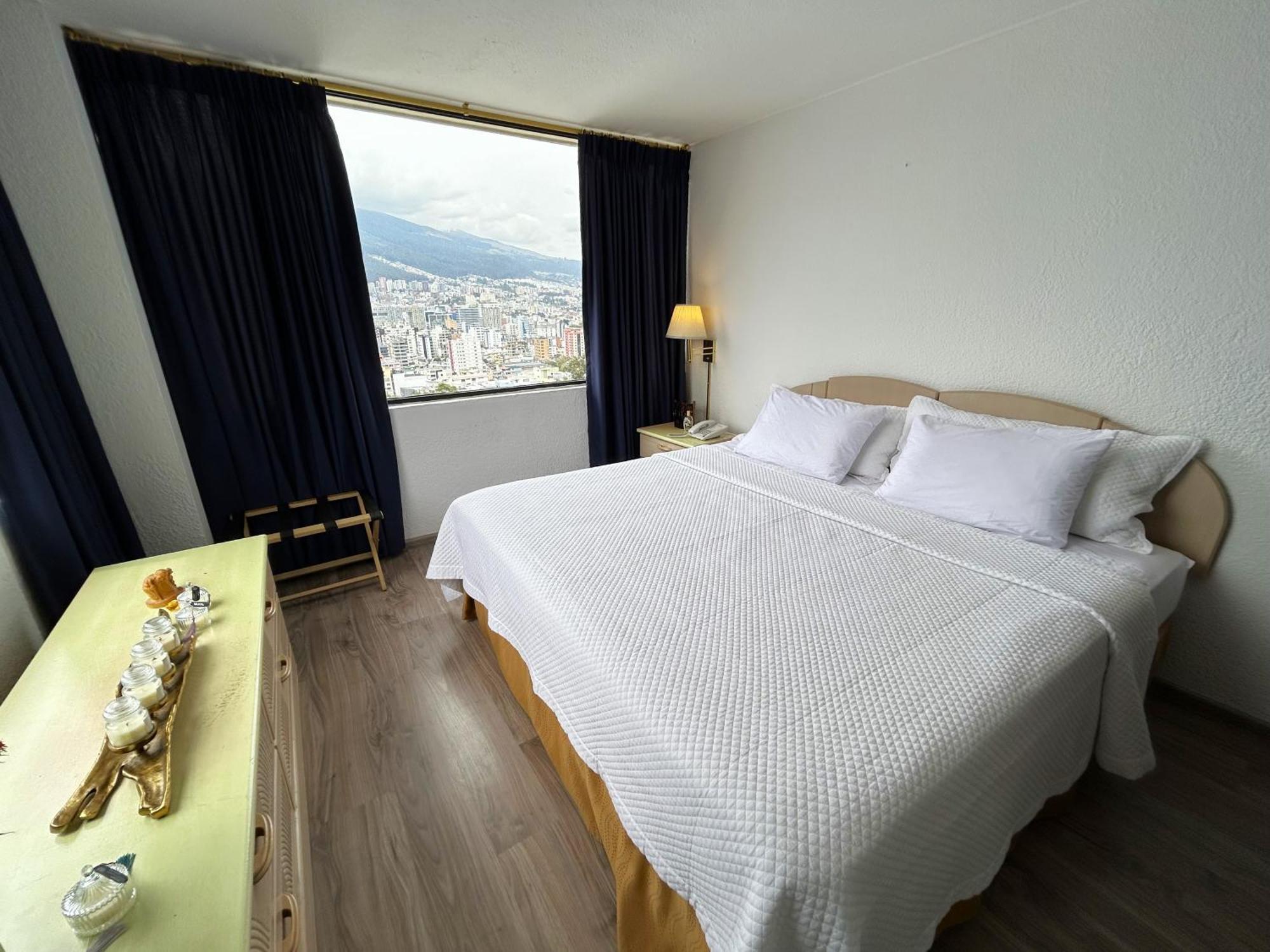 Stanford Suites Hotel Кіто Номер фото